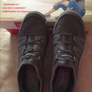 Skechers Move Easy shoes.